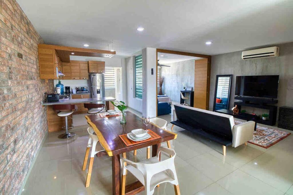 2 Bd Loft In Versalles, Walk To The Beach! Apartamento *