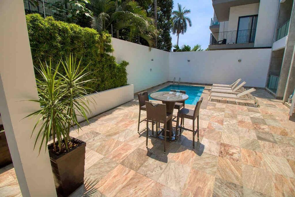 2 Bd Loft In Versalles, Walk To The Beach! Apartamento